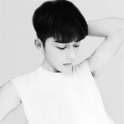 好看情头一男一女分开黑白