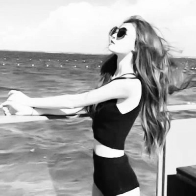 好看情头一男一女分开黑白