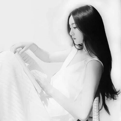 好看情头一男一女分开黑白