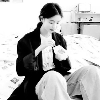 黑白情头一男一女一左一右