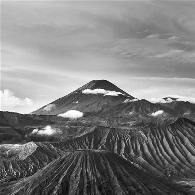 微信黑白山水风景头像