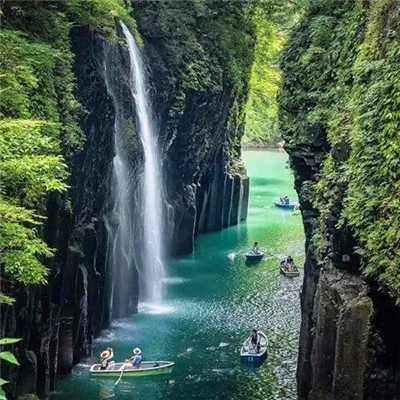 2025年最好旺财山水风景图片头像