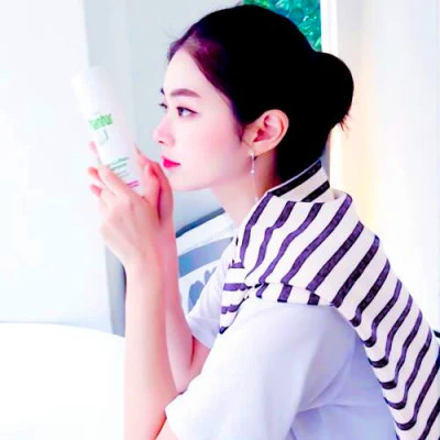 超宠溺的情侣头像一左一右一男一女