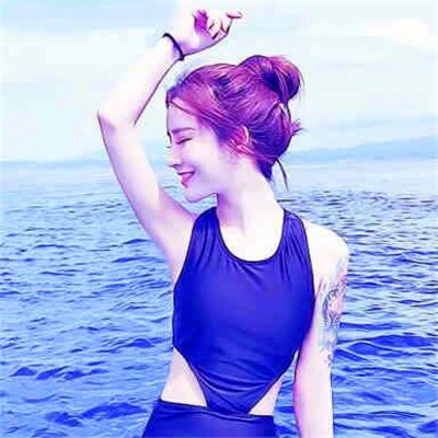 超宠溺的情侣头像一左一右一男一女