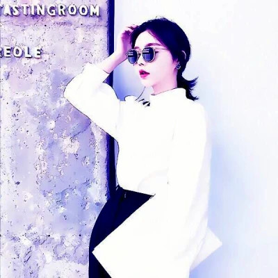 超宠溺的情侣头像一左一右一男一女