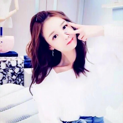 超宠溺的情侣头像一左一右一男一女