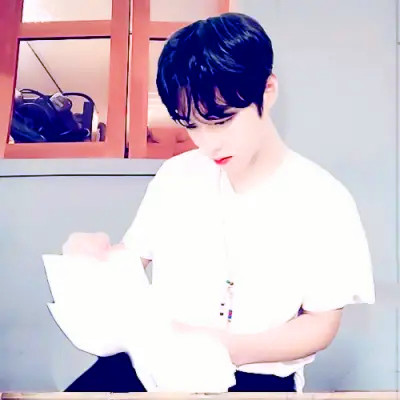 超宠溺的情侣头像一左一右一男一女