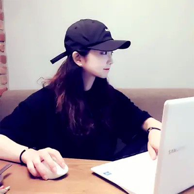 2025抖音最火的情侣头像