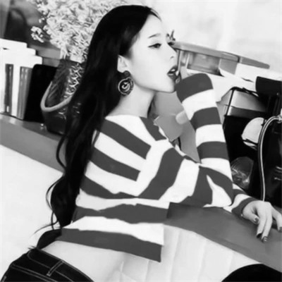 灰色系黑白情头一男一女