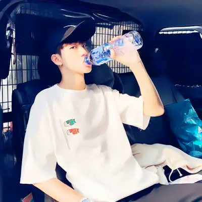 情侣头像男女一左一右配对超火图片