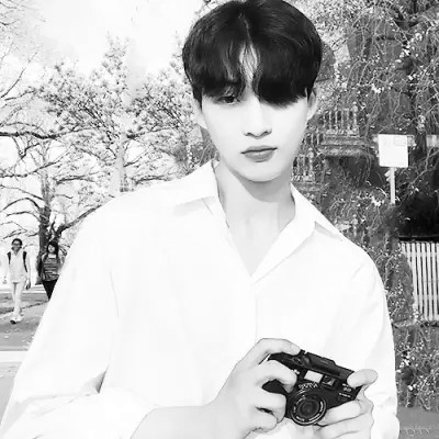 微信黑白情头一男一女单张