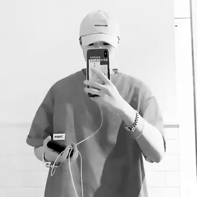 黑白高清情头一人一张