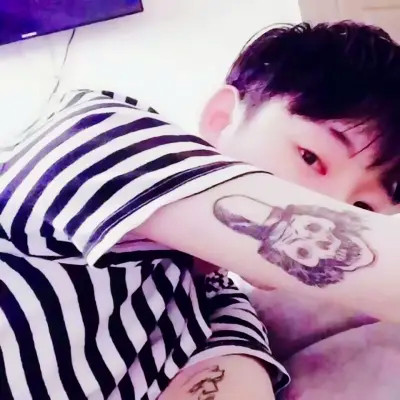 qq情侣头像配对一男一女
