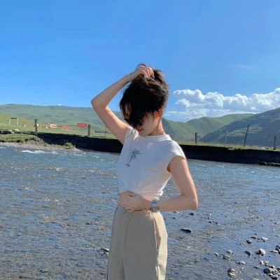 不露脸女头真人唯美图片