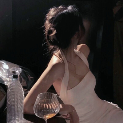 不露脸女头真人唯美图片