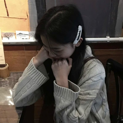 2025最火女生头像霸气