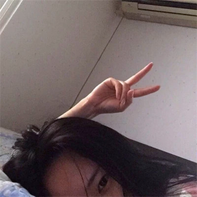 2025最火女生头像霸气
