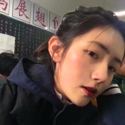 2025最火女生头像霸气