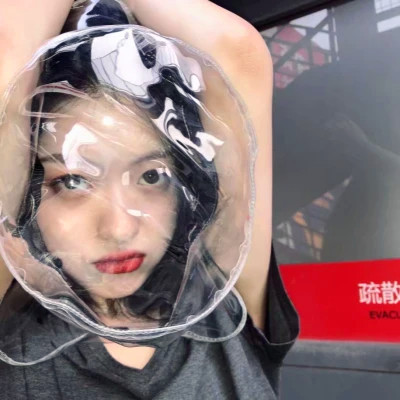 2025最火女生头像霸气
