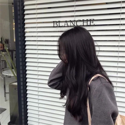 2025最火女生头像霸气