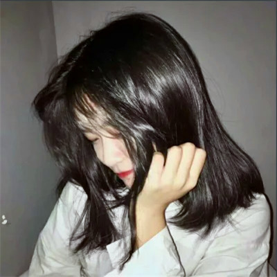 2025最火女生头像霸气