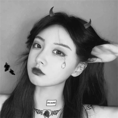 qq头像黑白女生霸气真人高清图片