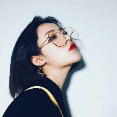 超拽霸气的女生头像