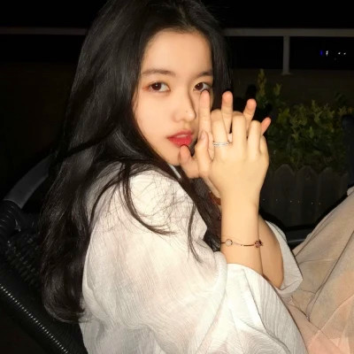 超拽霸气的女生头像