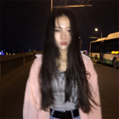 超拽霸气的女生头像