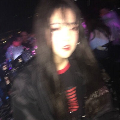 超拽霸气的女生头像