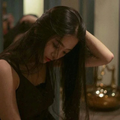 超拽霸气的女生头像