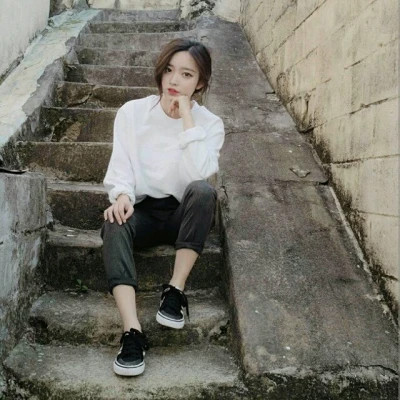 超拽霸气的女生头像