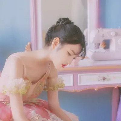 超拽霸气的女生头像