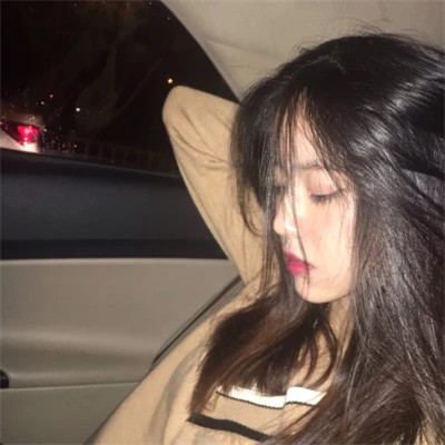 超拽霸气的女生头像