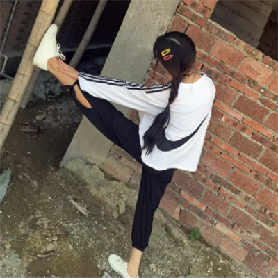 个性酷拽的霸气女生头像