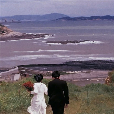 紫色浪漫风背景头像图片