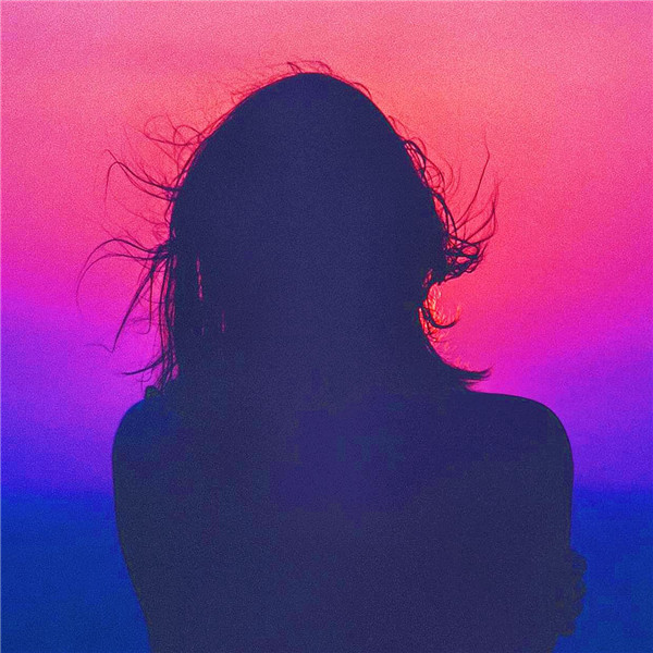 光影交错逆光浪漫意境头像图片