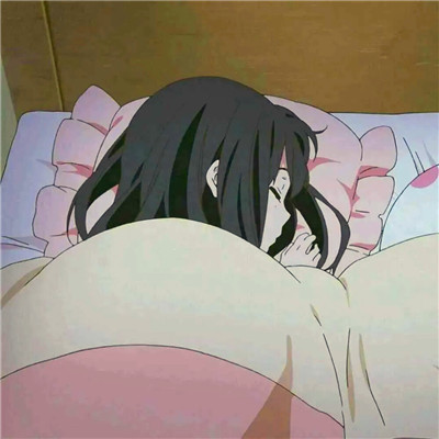 女生家庭地位的情侣头像动漫