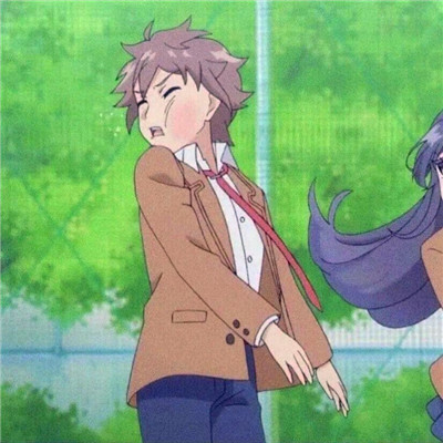 女生家庭地位的情侣头像动漫