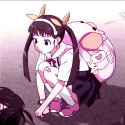 女生家庭地位的情侣头像动漫