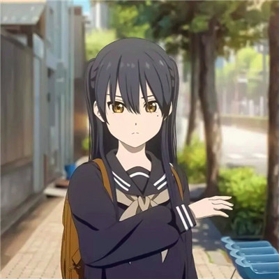 女生家庭地位的情侣头像动漫
