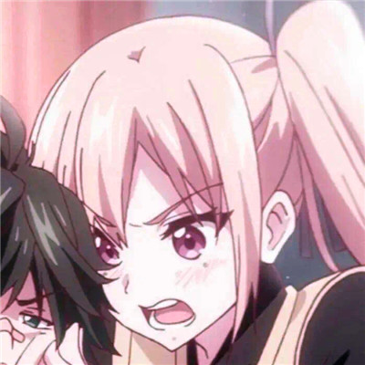 女生家庭地位的情侣头像动漫