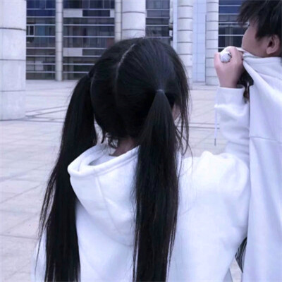 展现家庭地位的情侣头像