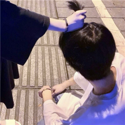 男朋友卑微的情侣头像