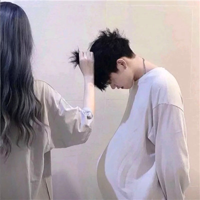 男朋友卑微的情侣头像