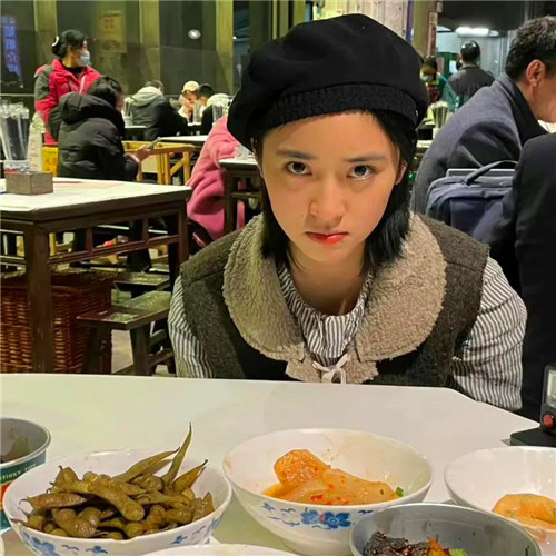 沈月头像图片