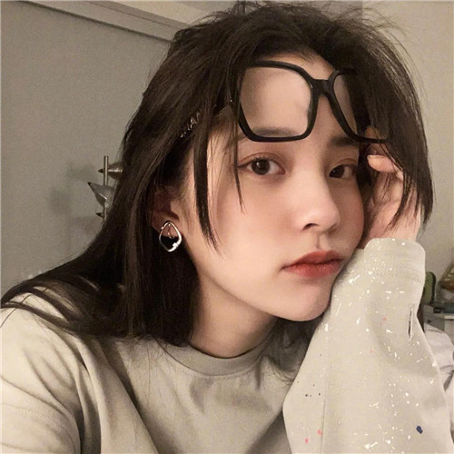 女明星欧阳娜娜头像图片