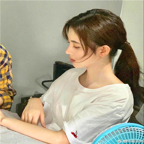 鞠婧祎头像2025最新照片