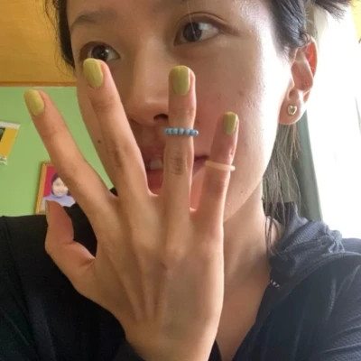 素颜比较真实的头像女高清照片