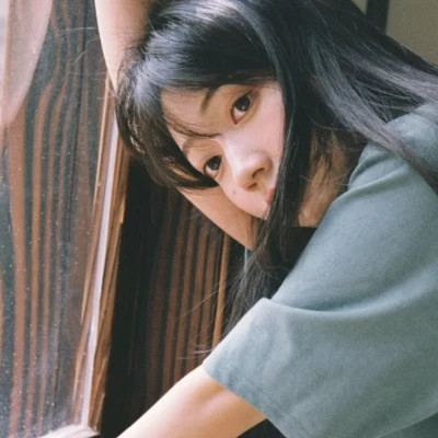 2025年的新头像女生高清图片
